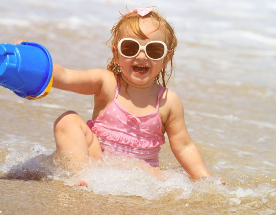 Jugendliche am Wasser
