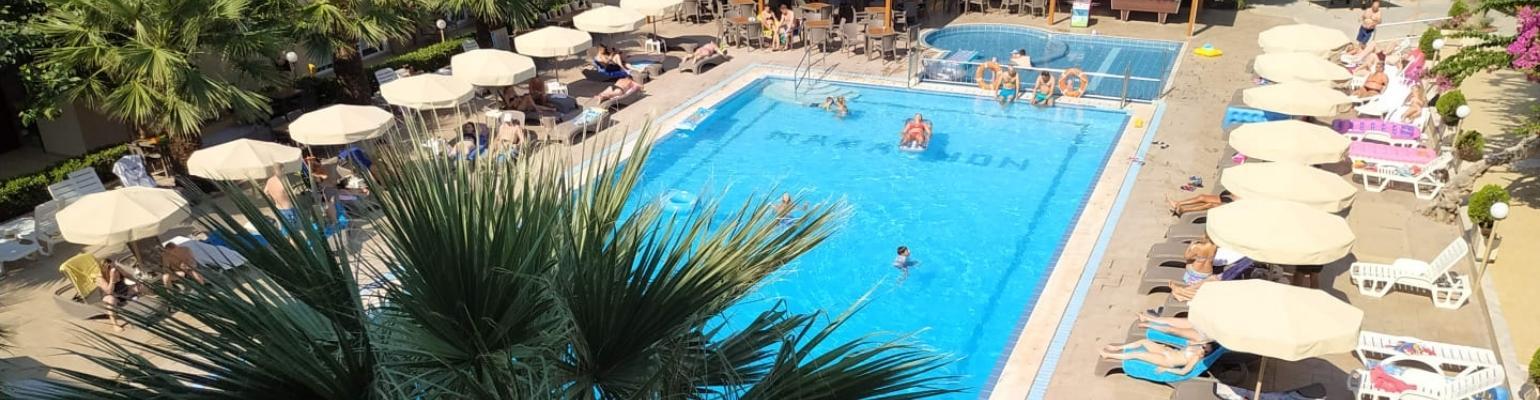 Hotel Marathon Pool
